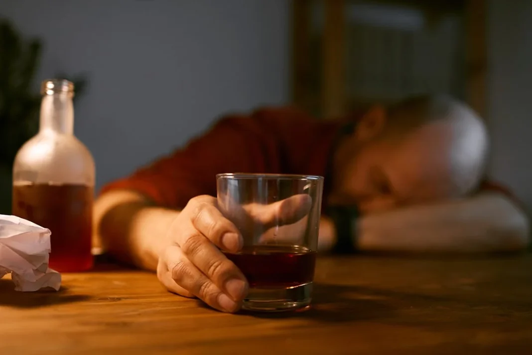 CÓMO AMORTIGUAR EL IMPACTO DE LA RESACA