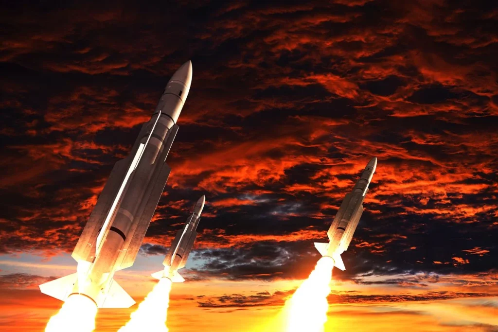 CUANDO NACIÓ LA CÚPULA DE HIERRO