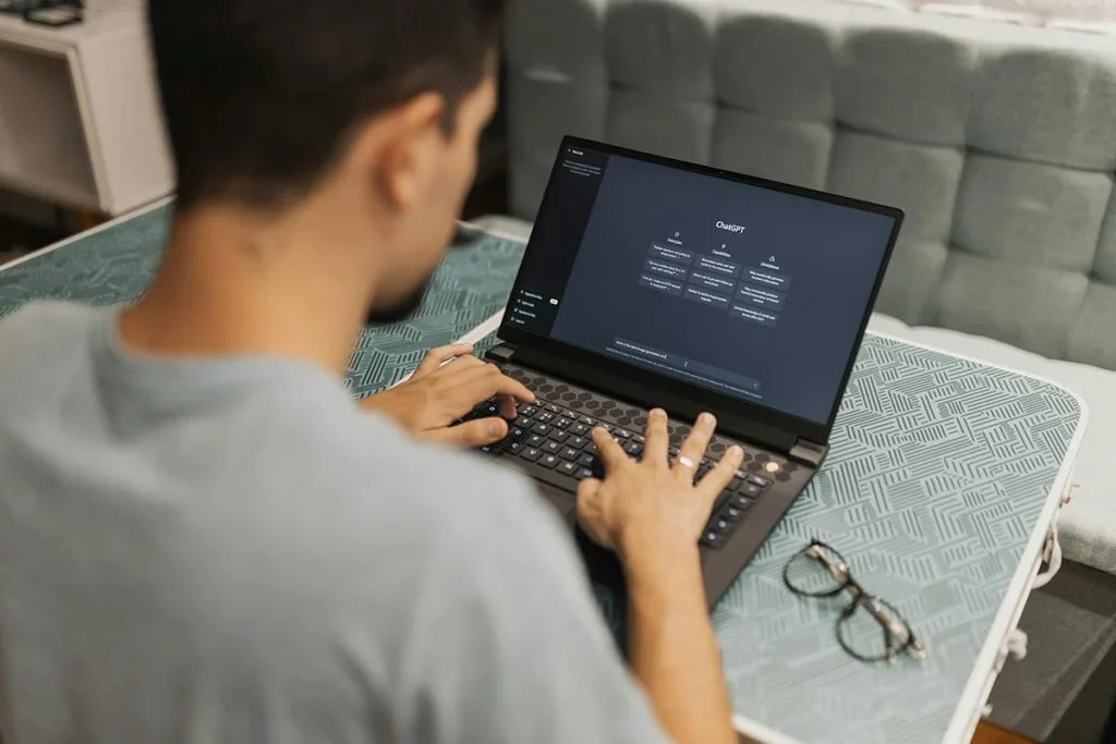 DIVIDE TU PROMPT DE CHATGPT EN TRES PARTES