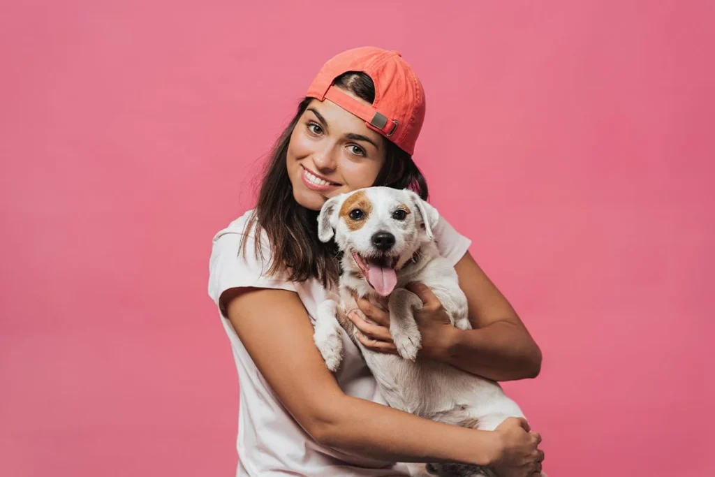 EL IMPACTO DE LA CONDUCTA HUMANA EN EL DESARROLLO Y BIENESTAR DE LOS PERROS