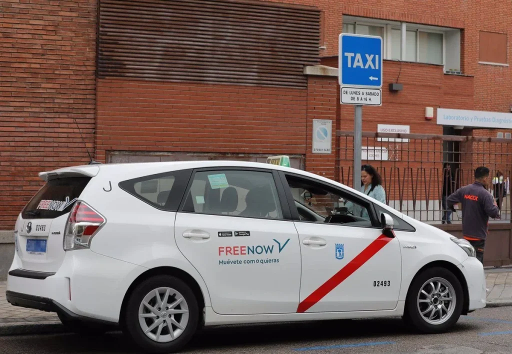 El Ayuntamiento toma partido: las ayudas al taxi reavivan la tensión en plena batalla regulatoria