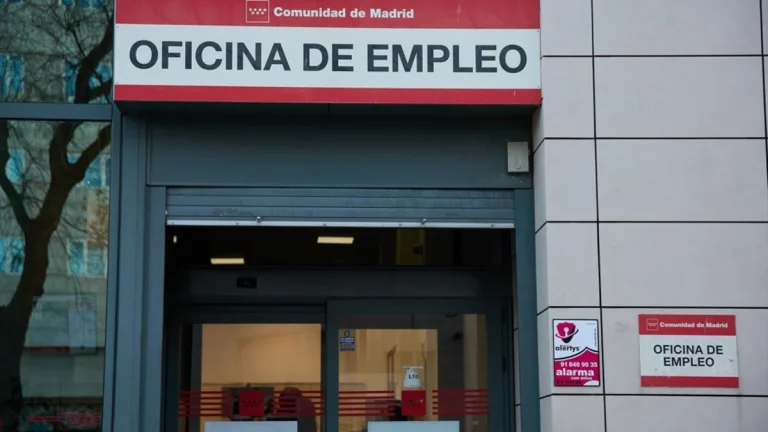 SEPE: solo estas personas pueden cobrar el subsidio por cotización insuficiente en 2025