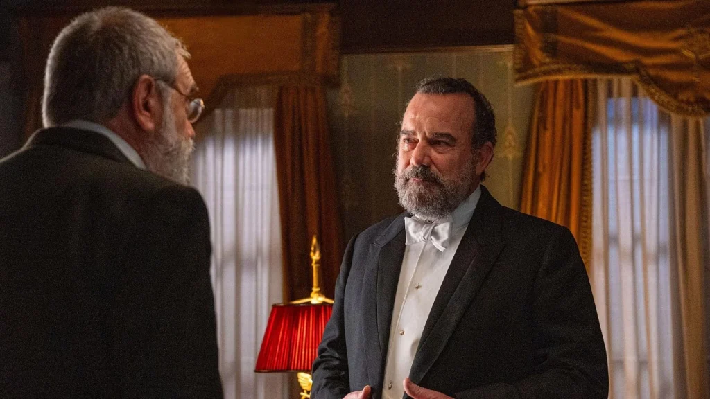 El adiós de Rómulo y nuevas tensiones en el palacio 