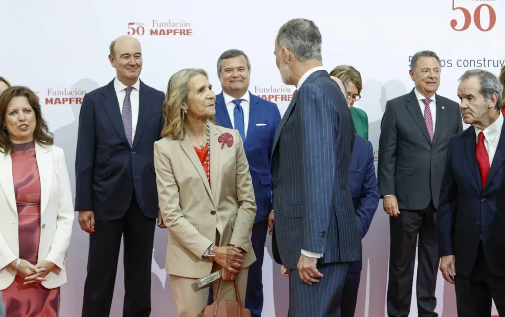 El gesto protocolario que lo dice todo