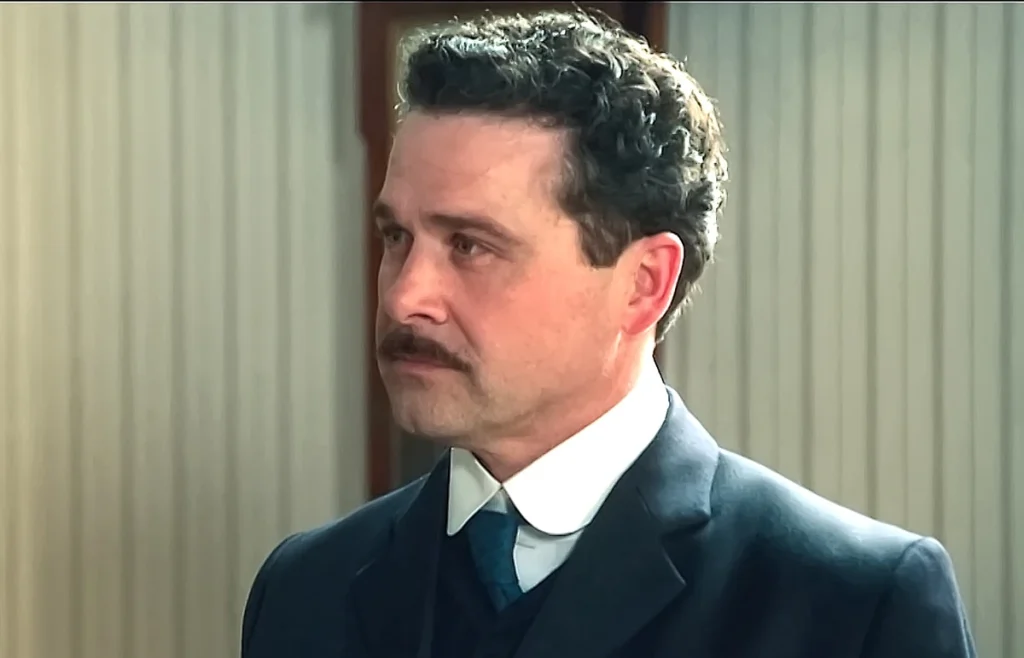 El hallazgo de la pulsera siembra dudas en Ricardo