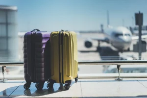 El truco gratuito que hace que tu maleta salga antes en el aeropuerto