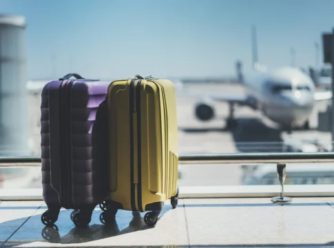 El truco gratuito que hace que tu maleta salga antes en el aeropuerto | Fuente: SHUTTERSTOCK El truco gratuito que hace que tu maleta salga antes en el aeropuerto