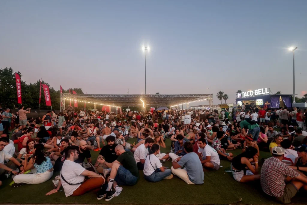 EuropaPress 6071951 cientos personas concierto andres calamaro festival rio babel 2024 caja