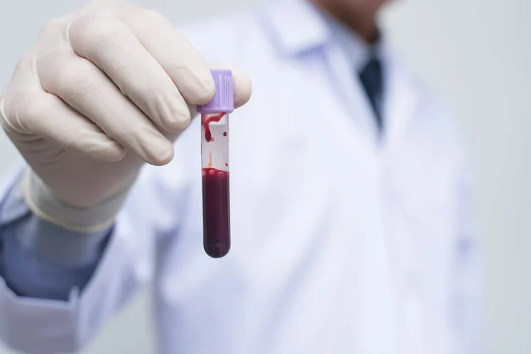 Japón está cerca de crear una sangre artificial universal que transformará la medicina global