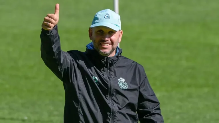 El Racing de José Alberto accede a fichaje clave para ascender