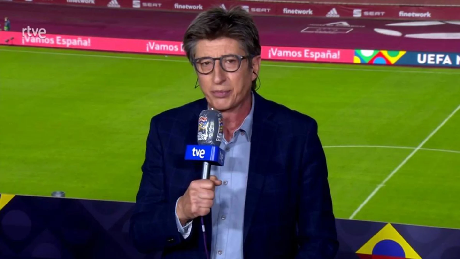Juan Carlos Rivero sorprende en pleno España-Portugal con su respuesta a una bandera franquista