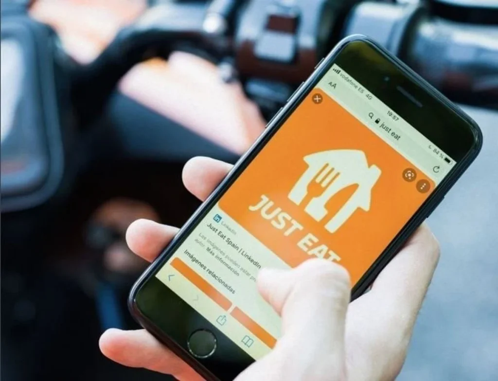 Just Eat critica el modelo de falsos autónomos y exige responsabilidad a sus competidores