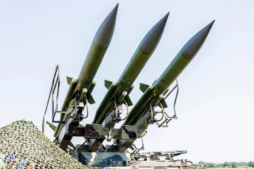 LA CÚPULA DE HIERRO, ACTIVA DESDE 2011