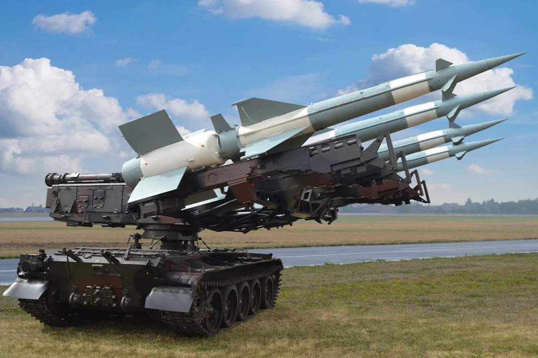 LA CÚPULA DE HIERRO ES PARTE DE UN SISTEMA DE DEFENSA MÁS AMPLIO