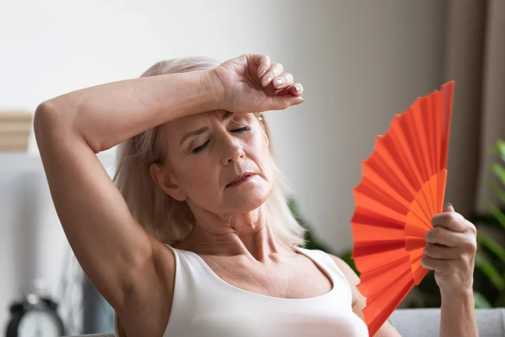 LA MENOPAUSIA, UNA ETAPA NATURAL EN LA VIDA DE LA MUJER