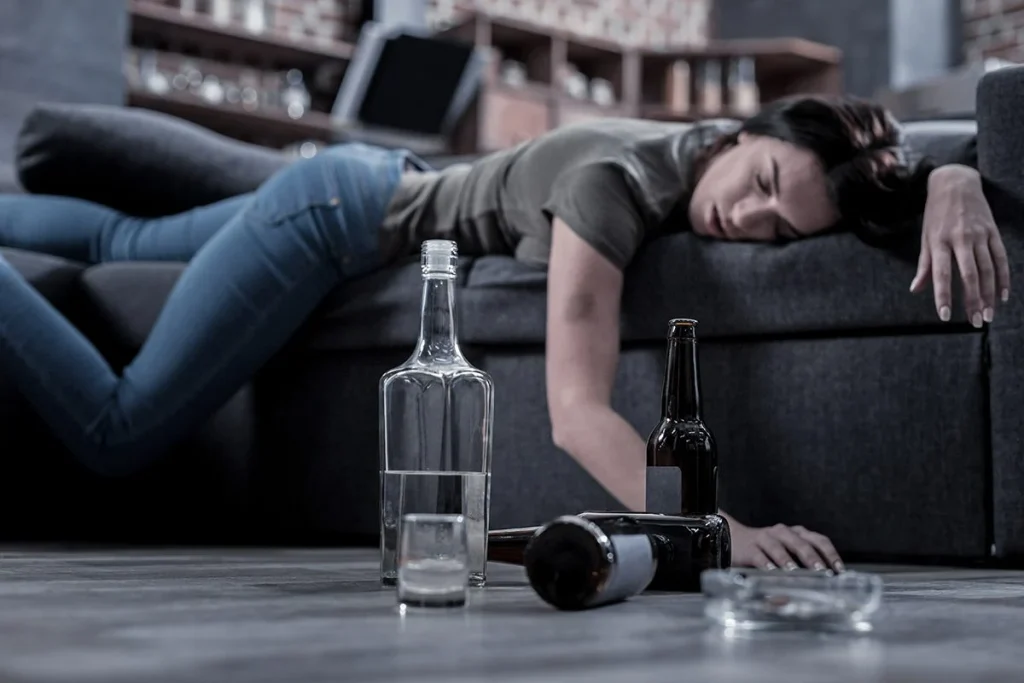 LA RESACA, LA GRAN ENEMIGA TRAS UNA NOCHE DE COPAS