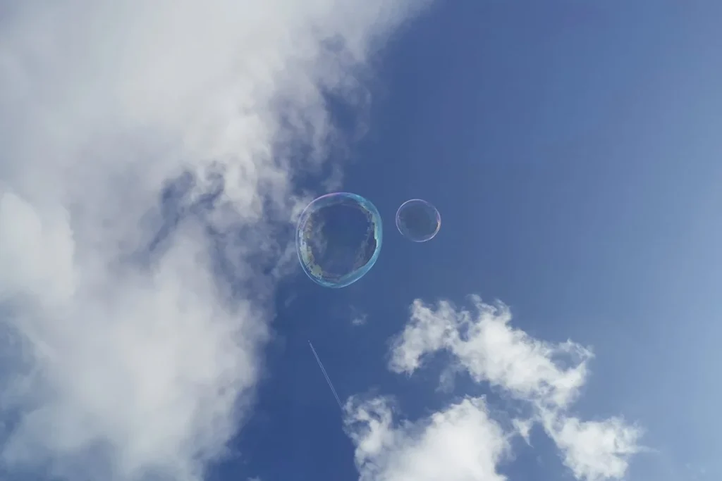 LOS ANILLOS NEGROS NO SON UN FENÓMENO EXTRAÑO