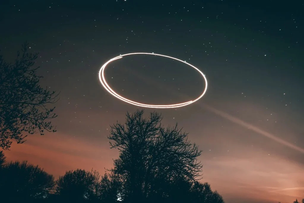 LOS ANILLOS NEGROS NO TIENEN NADA QUE VER CON OVNIS