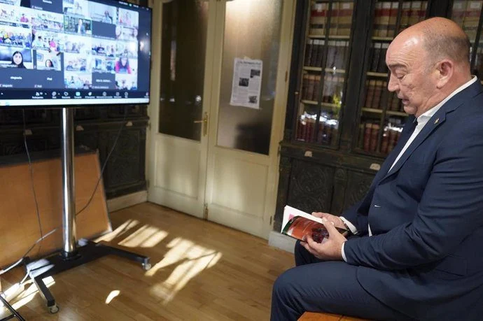 Librerías físicas y exportación: pilares del ecosistema