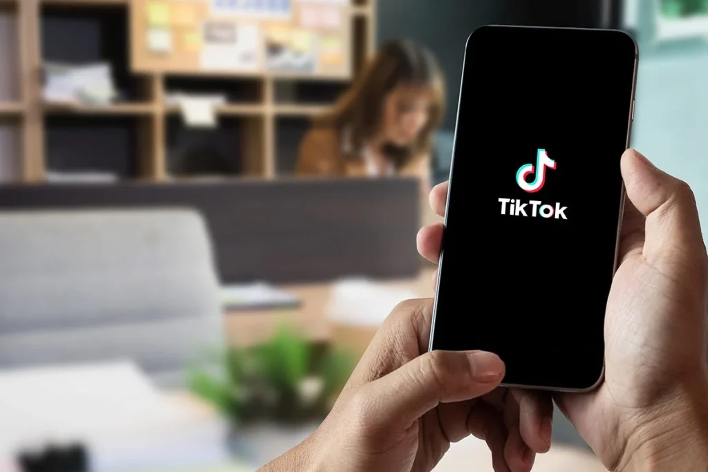 MAYOR SEGURIDAD PARA LOS MENORES EN TIKTOK
