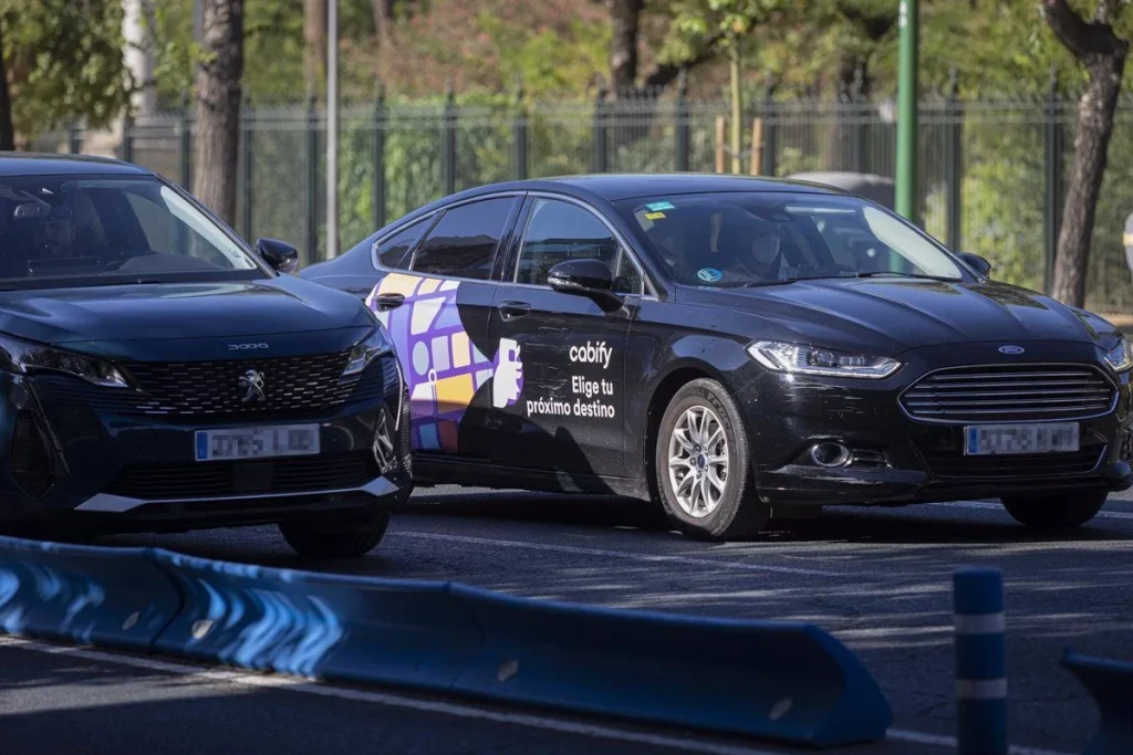 Murcia toma la delantera en el control de las VTC y otorga a los ayuntamientos el poder de regular