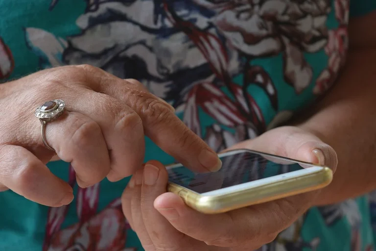 No tires tu viejo móvil: Se puede convertir en un microcentro de datos