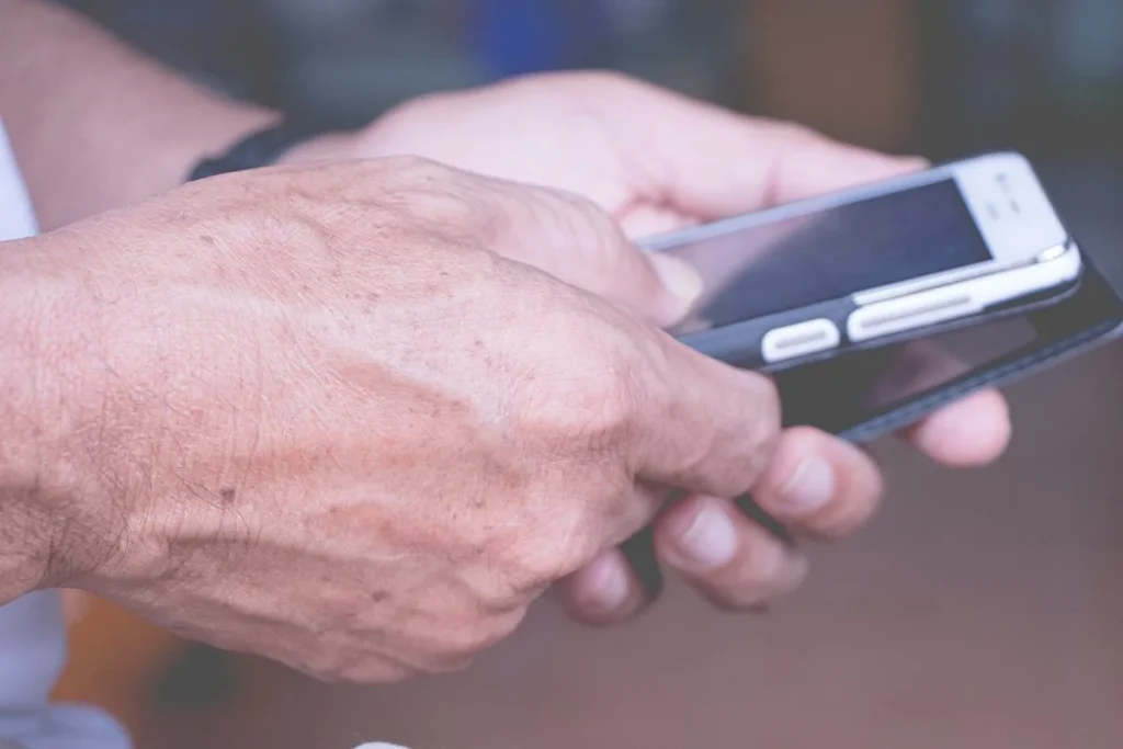 REUTILIZAR TU VIEJO MÓVIL ES MUY ÚTIL