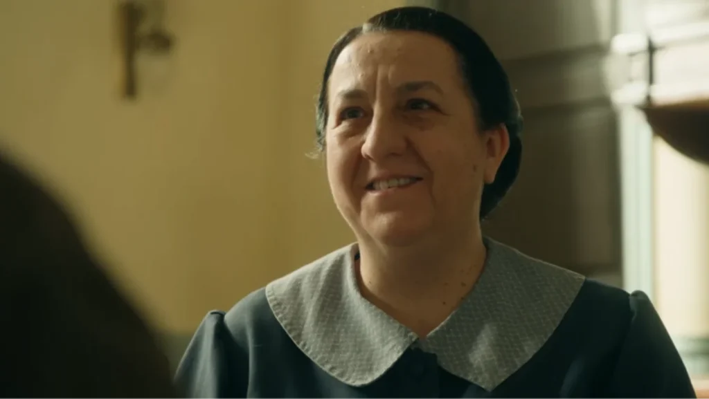 Rómulo y Emilia encuentran equilibrio en medio del caos y la confesión de Toño sacude a Simona 