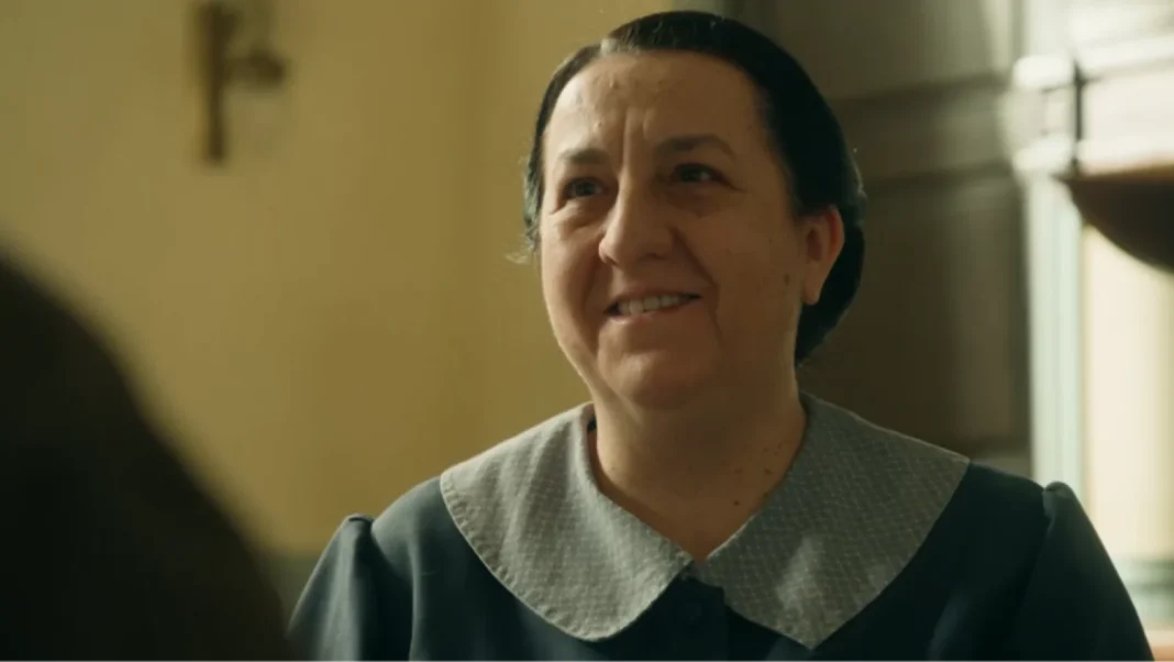 Rómulo y Emilia encuentran equilibrio en medio del caos y la confesión de Toño sacude a Simona 