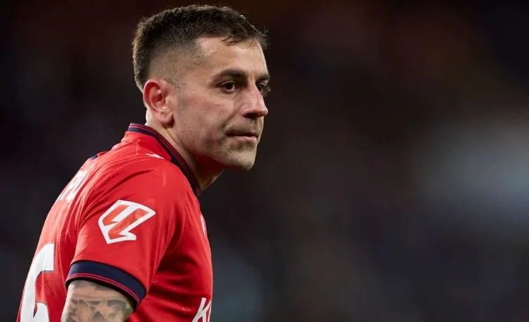 Rubén Peña se va de Osasuna hypermotion Fuente: CA Osasuna