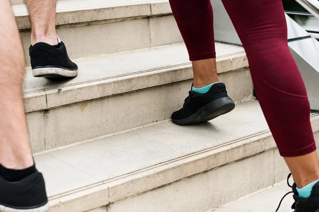 SUBIR ESCALERAS OFRECE BENEFICIOS FISIOLÓGICOS