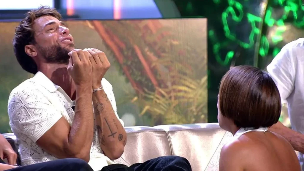 Salida del plató y tensión incontrolable