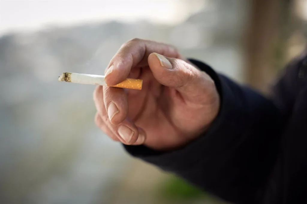 Todos los sitios en los que estará prohibido fumar con la nueva ley antitabaco 2 Sanciones más duras y vigilancia reforzada para garantizar el cumplimiento