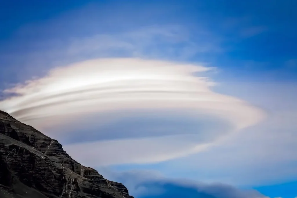 UNA COMBUSTIÓN LOCALIZADA, CAUSANTE DE LOS ANILLOS NEGROS EN CARACAS