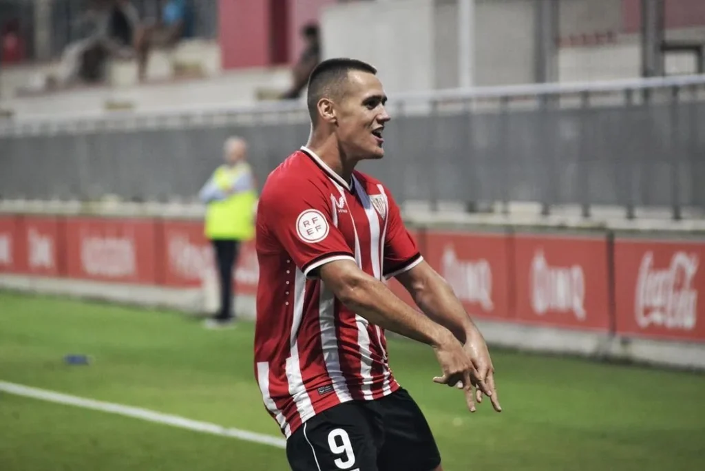 El Granada se lanza a por Izeta y el Athletic ya valora dejarle salir Fuente: Agencias