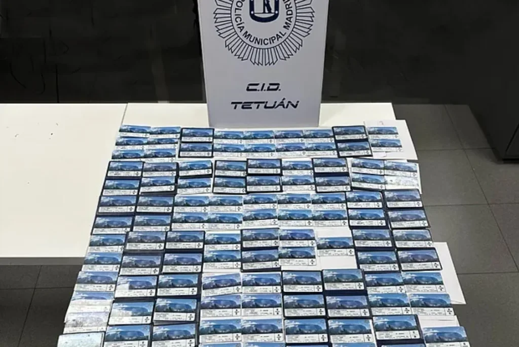 abonos del real madrid sustraídos por la policia municipal