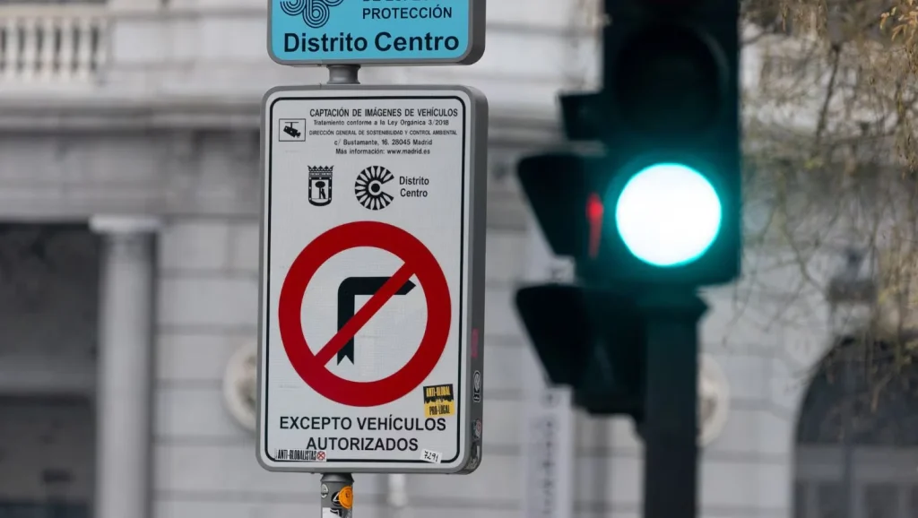 «No puedo llegar a mi casa por una maratón»: Los madrileños, hartos de los cortes cada semana por manifestaciones y eventos 3 ZBE cortes de trafico madrid