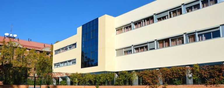 Liceo Villafontana anima a los vecinos de Mostoles y alrededores a pedir la beca de la CAM