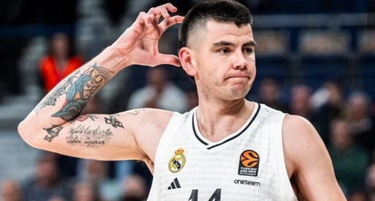 Gaby Deck repite el problema de siempre en el Real Madrid: palo a Chus Mateo Fuente: Real Madrid Fuente: AP