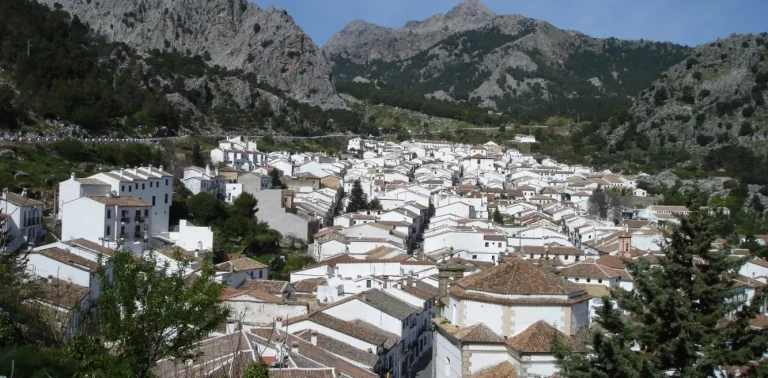 ¿Un oasis en plena sequía gaditana? Este es el pueblo más lluvioso de España y tu refugio de naturaleza salvaje