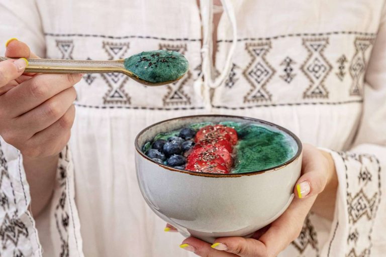 Blauver impulsa el consumo de espirulina en verano como fuente natural de vitalidad