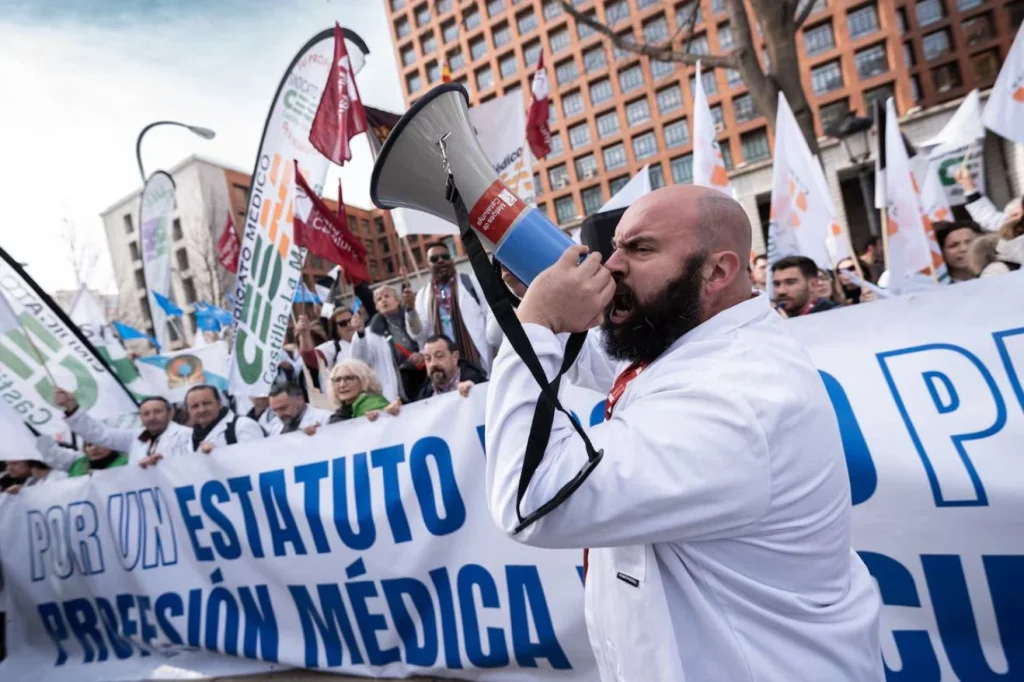 medicos huelga estatuto marco