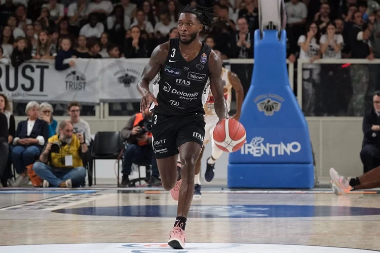 Myles Cale Justina Anderson Barcelona Fuente: Eurocup