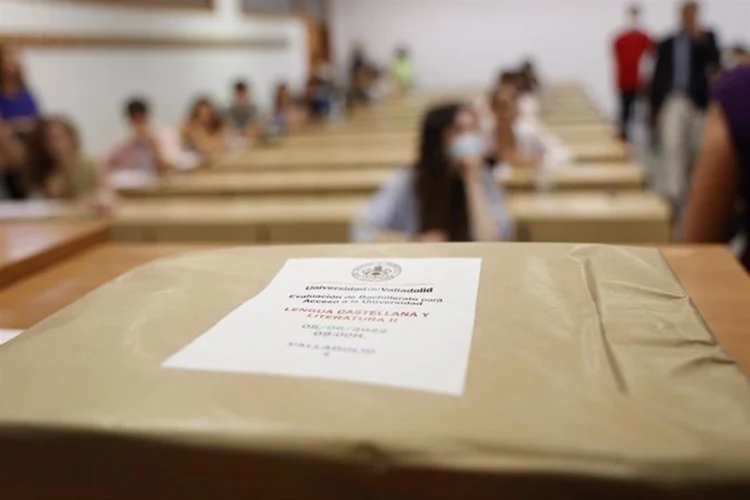 PAU 2025 mayores sueldos carreras universitarias Fuente: Europa Press