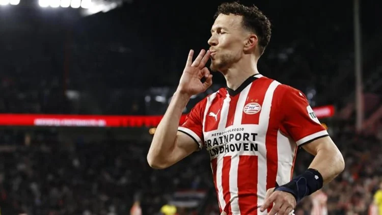 Perisic FC Barcelona Fuente: PSV Eindhoven