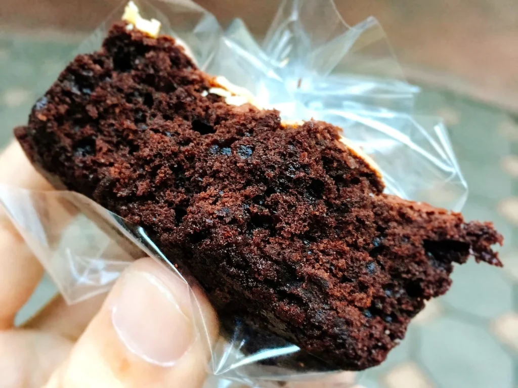 LA PRUEBA DEL PALADAR: TEXTURA Y SABOR QUE GRITAN 'PASTELERÍA' EN CADA BROWNIE