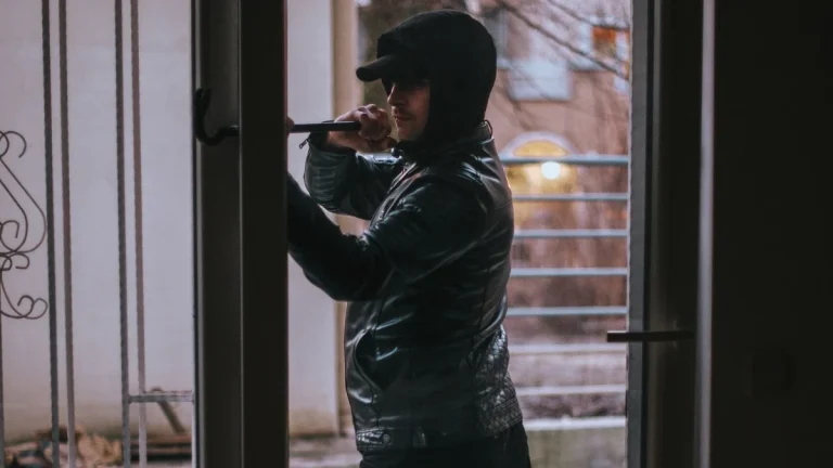 Seguro anti okupas: precio y coberturas en 2025