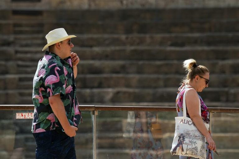 Las temperaturas máximas bajan hoy en la mitad del país, con descenso notable en la costa del Sol y zonas de interior