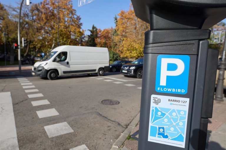 Adiós a aparcar gratis en el barrio madrileño de Comillas pese a la nueva función 'desaparcar'