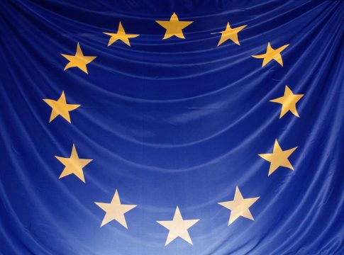 Bruselas advierte Bruselas advierte: Temu no protege al consumidor europeo